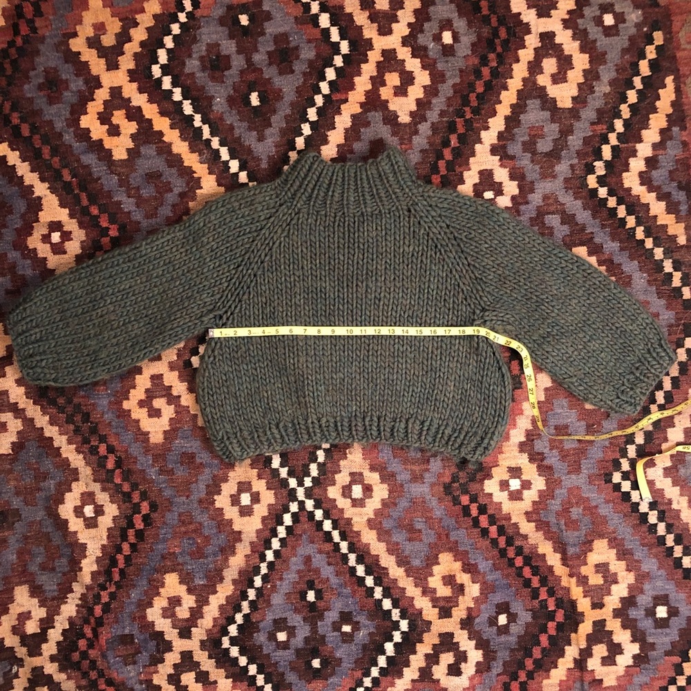 Hand knit chunky wool sweater - Picture 7 of 9